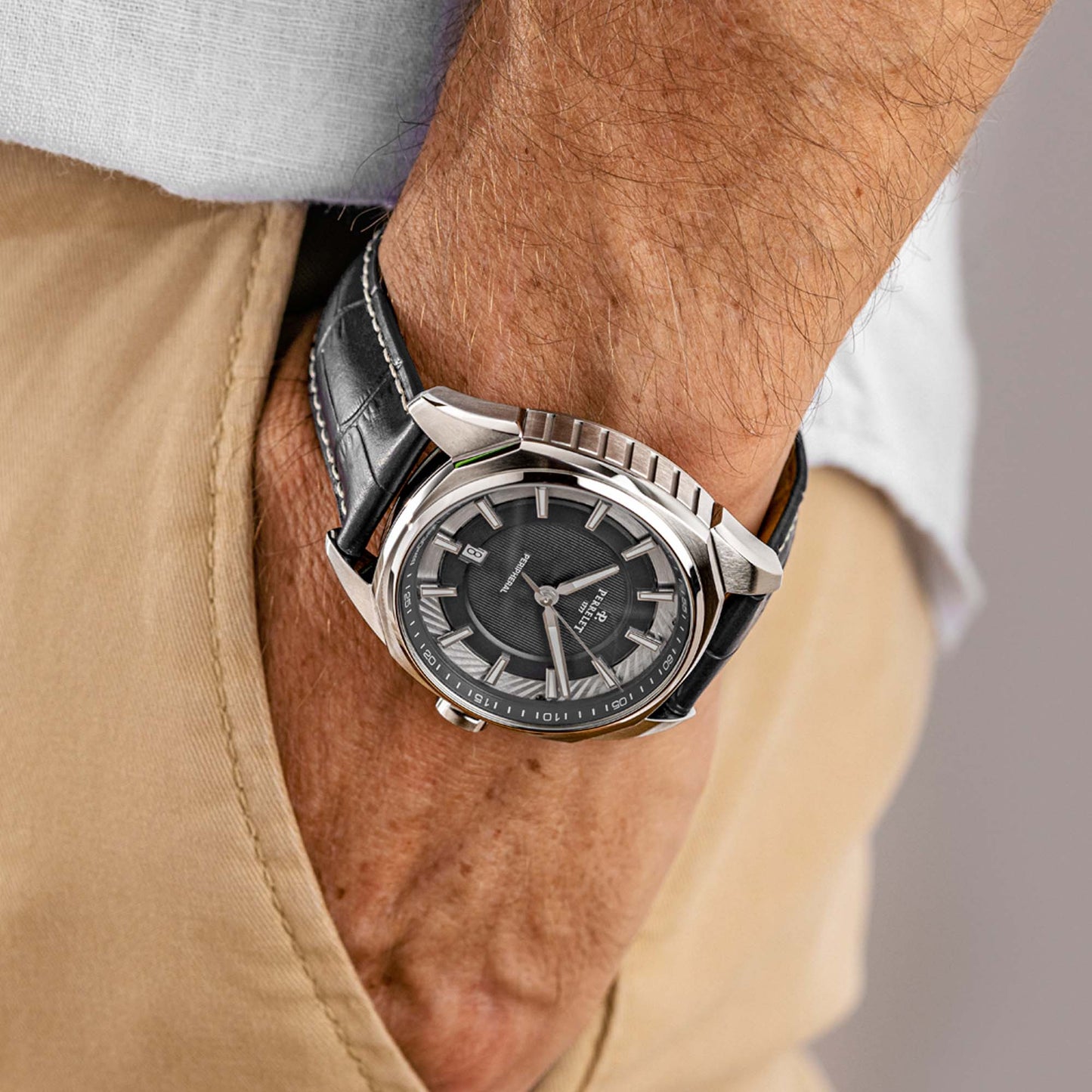 Discover the Perrelet LAB Peripheral A1100/3. A sleek black dial, 3-hand simplicity, and cutting-edge Swiss automatic engineering in perfect harmony.