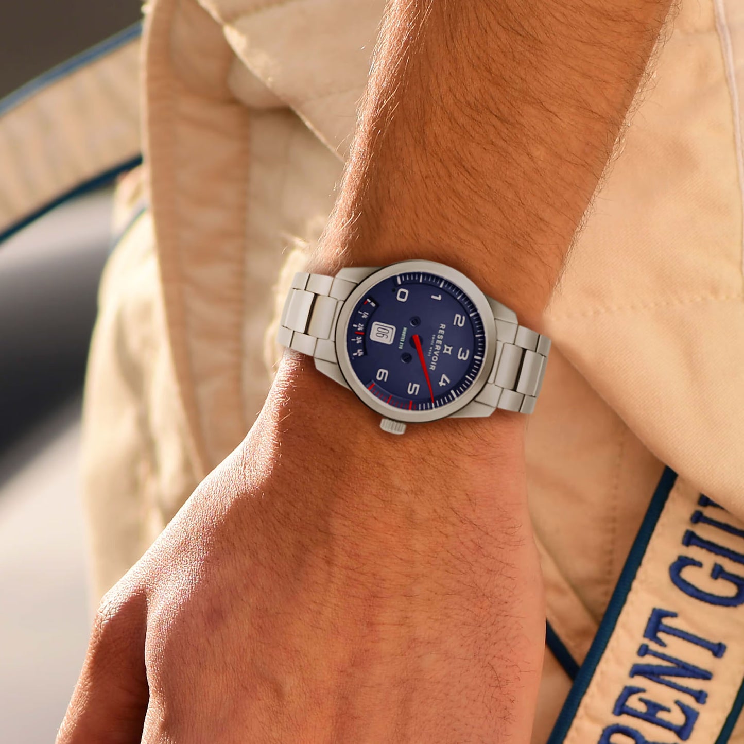 resevoir-gt-tour-wrist