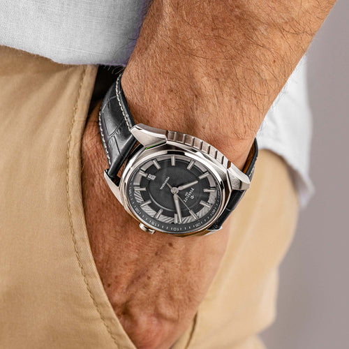 Discover the Perrelet LAB Peripheral A1100/3. A sleek black dial, 3-hand simplicity, and cutting-edge Swiss automatic engineering in perfect harmony.