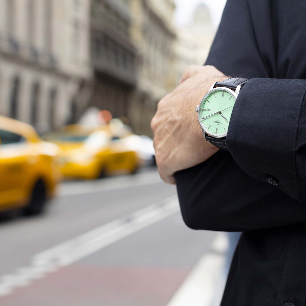 Discover the Perrelet WEEKEND A1300/E – bold mint green dial meets refined Swiss watchmaking.