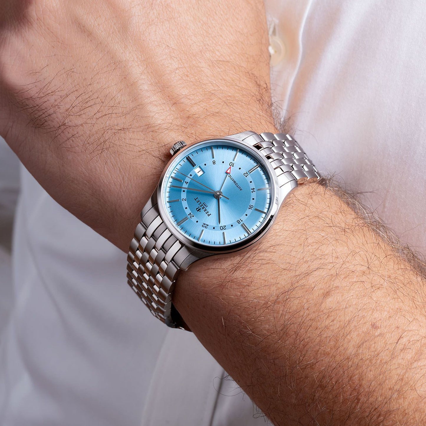 perrelet-weekend-gmt-ice-blue-wrist