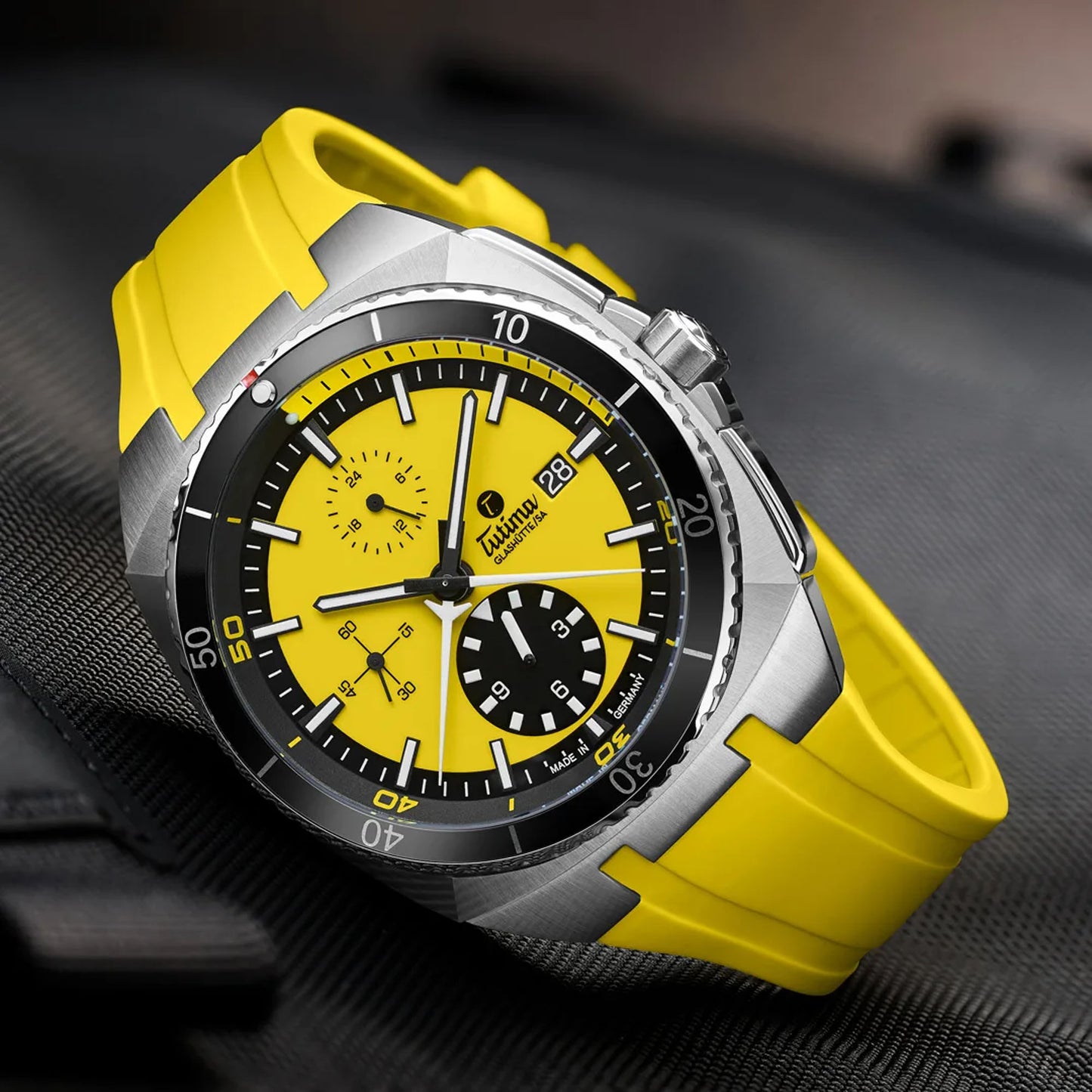 saxon-one-zsm-chronograph-6421-09-lifestyle